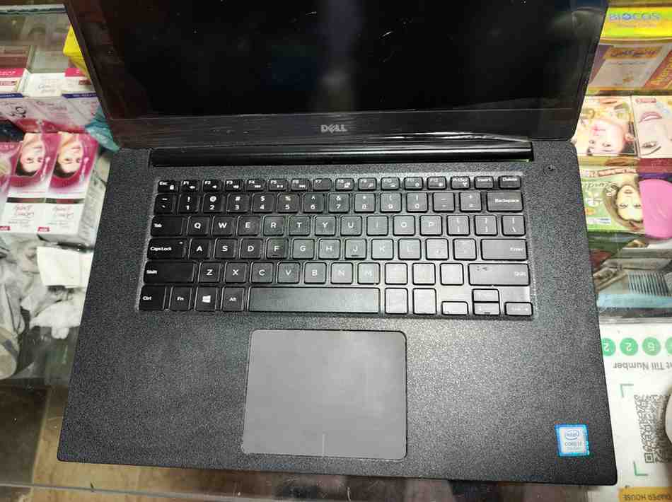 Dell precision 5520 workstation core 17 7gen HQ processor 4GB N VIDIA QUADRO