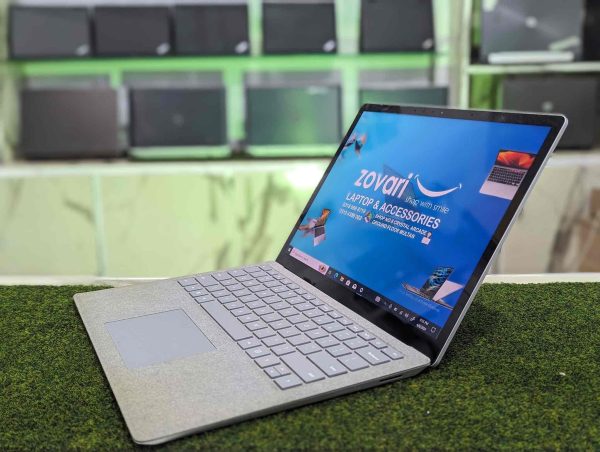 Microsoft surface pro 5 / Tpuch display / 8th generation / 3k display